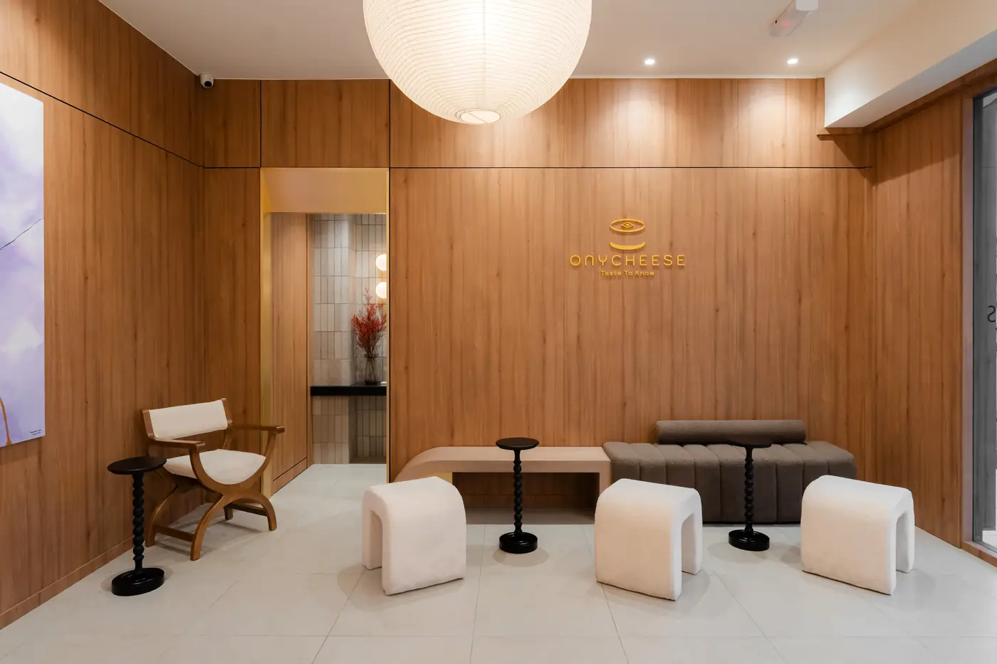 Our OnyCheese waiting lounge